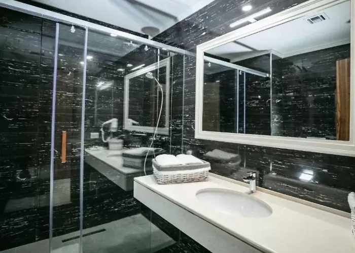 Prestige Durres Отель