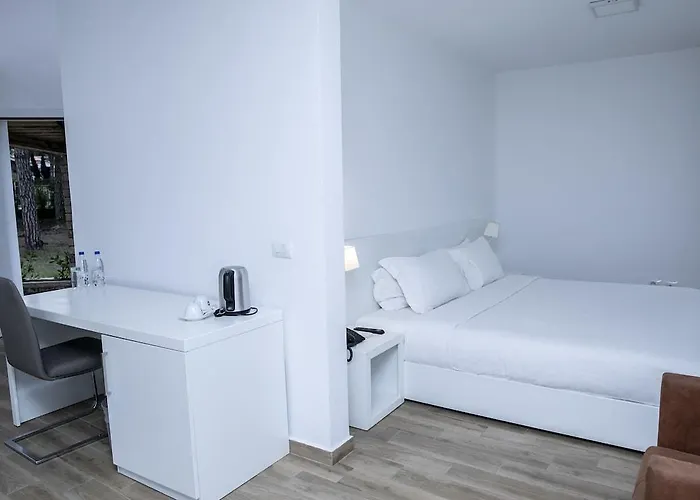 Prestige Durres Отель Керрет