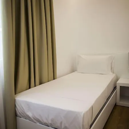ホテル Prestige Durres 5*